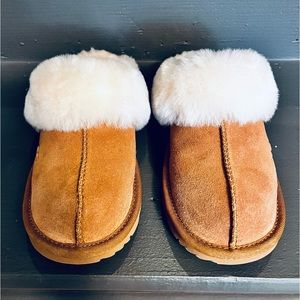 NEW w/o box UGG slippers